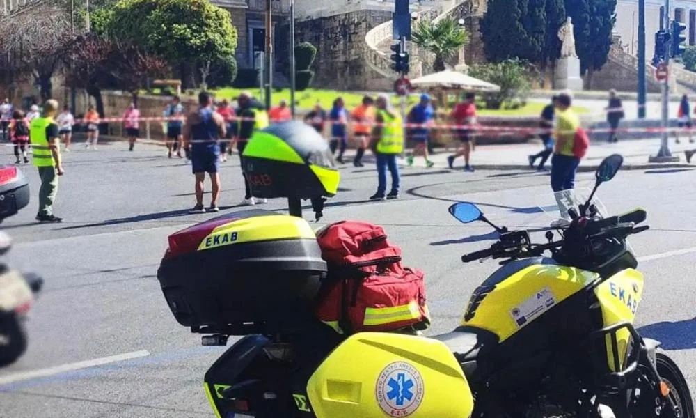 Ημιμαραθώνιος Αθήνας – ΕΚΑΒ: 74 δρομείς έλαβαν πρώτες βοήθειες